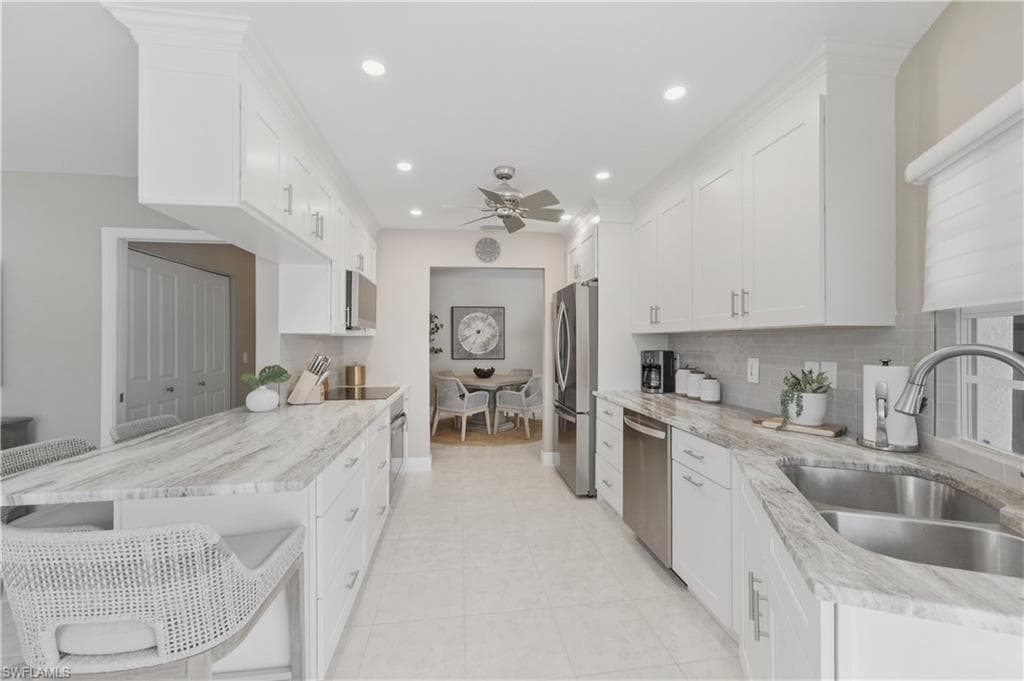 216 5th ST W-19