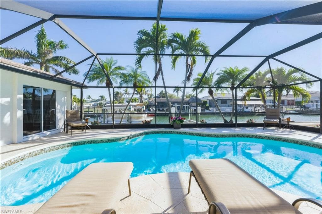 216 5th ST W-37
