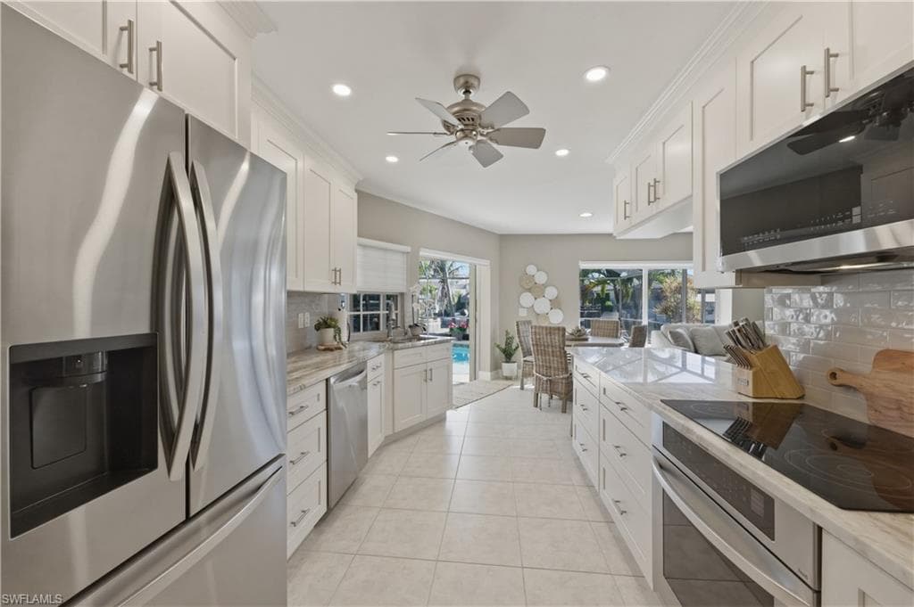 216 5th ST W-17