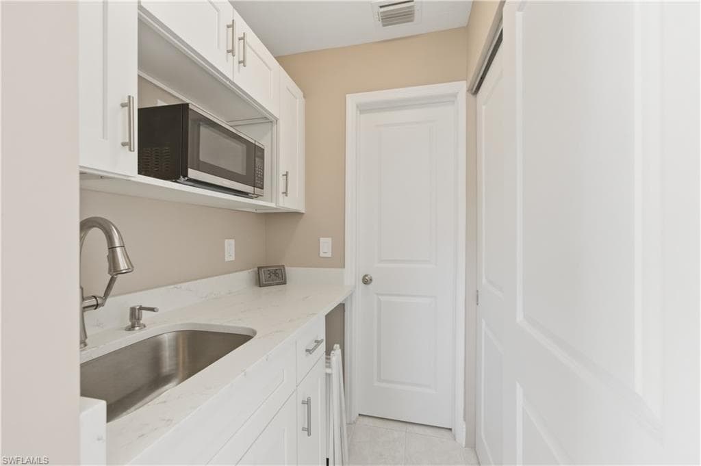 216 5th ST W-36