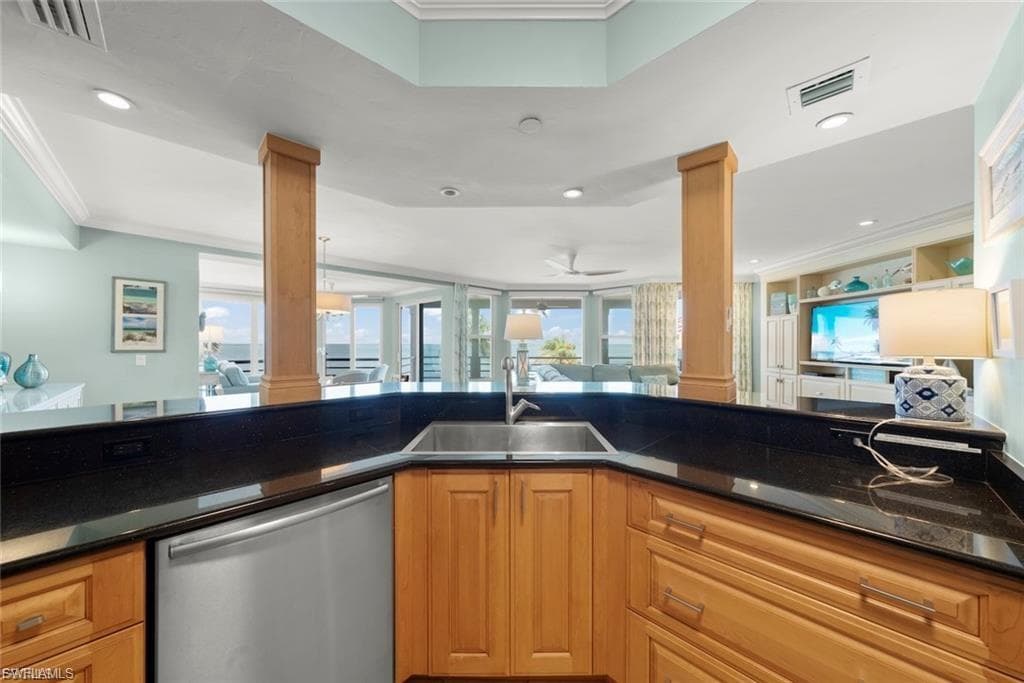 1602 Lands End Village-15