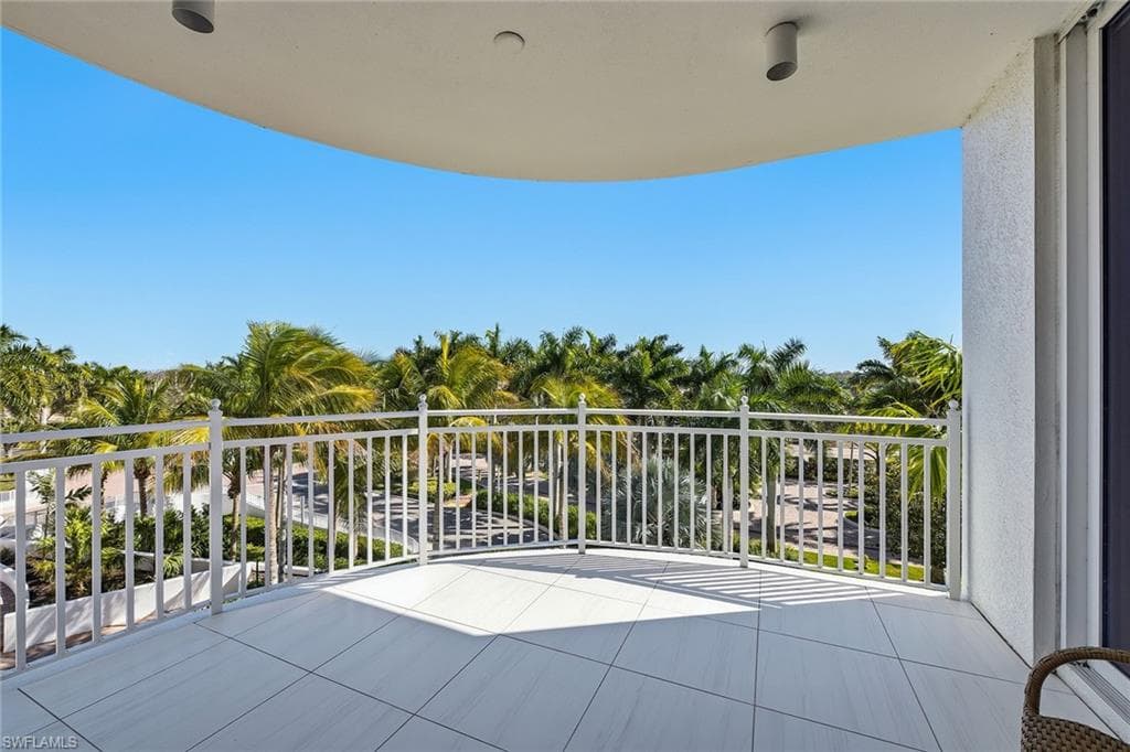 13665 Vanderbilt DR 404-26