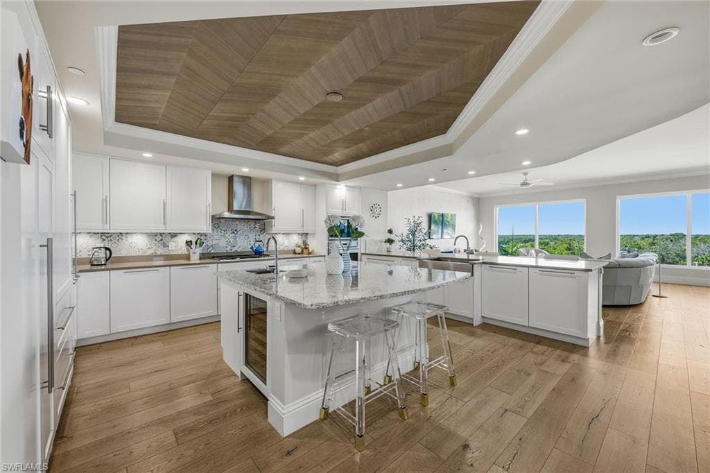 13665 Vanderbilt DR 404-5