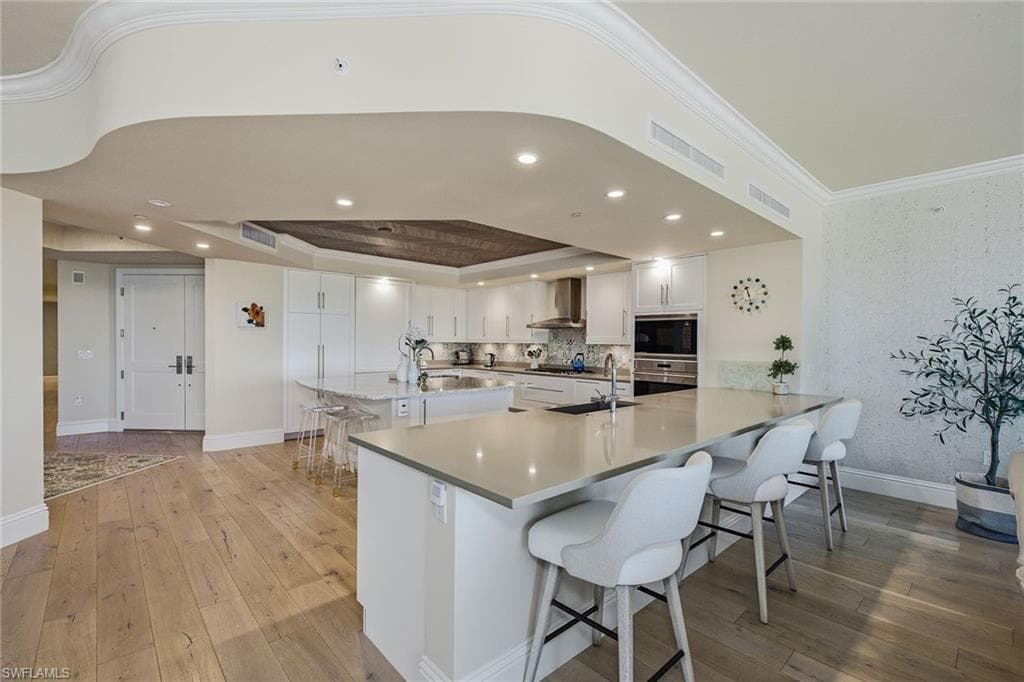 13665 Vanderbilt DR 404-8