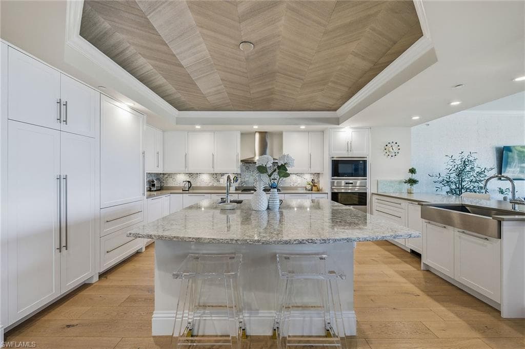 13665 Vanderbilt DR 404-7