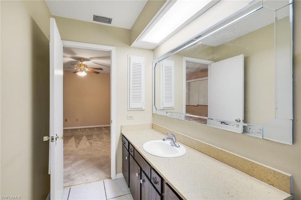 5290 Cypress LN-20