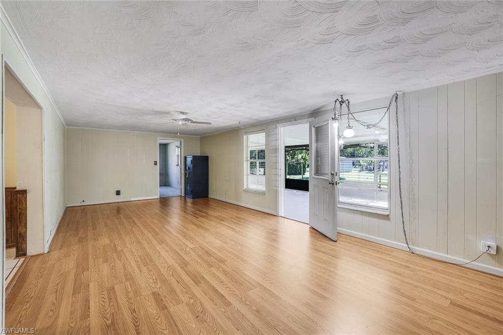 5290 Cypress LN-6