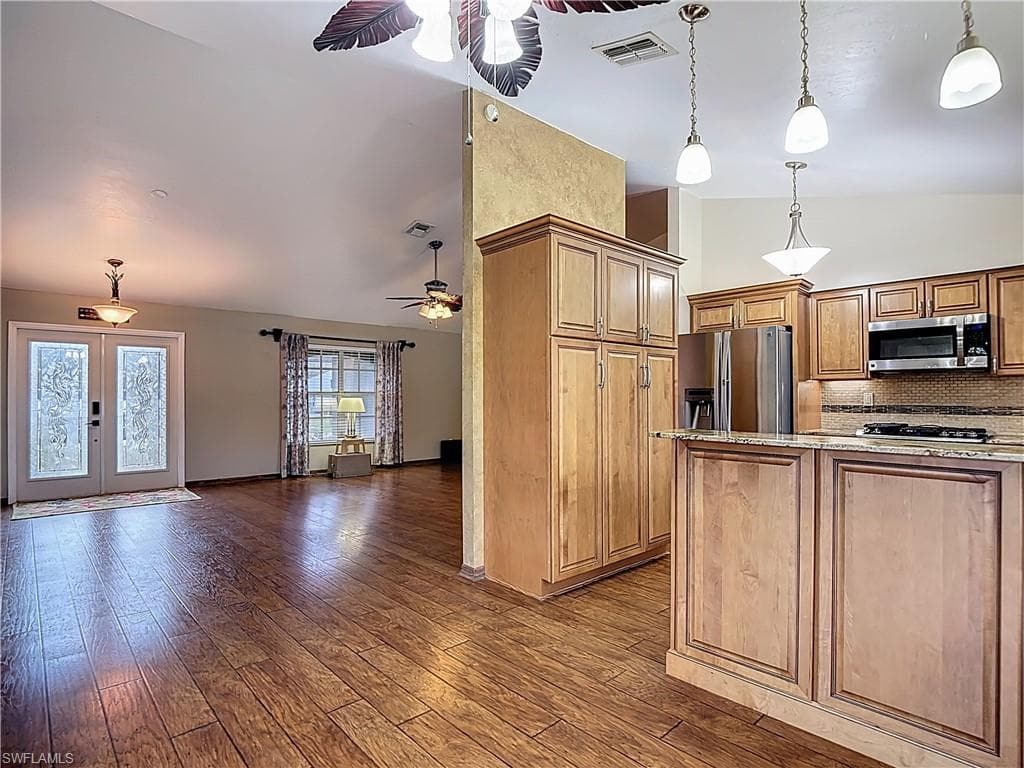 1319 SW 34th TER, CAPE CORAL FL 33914-3