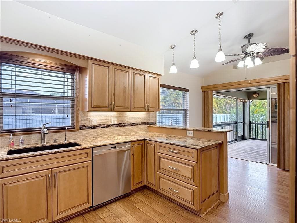 1319 SW 34th TER, CAPE CORAL FL 33914-7