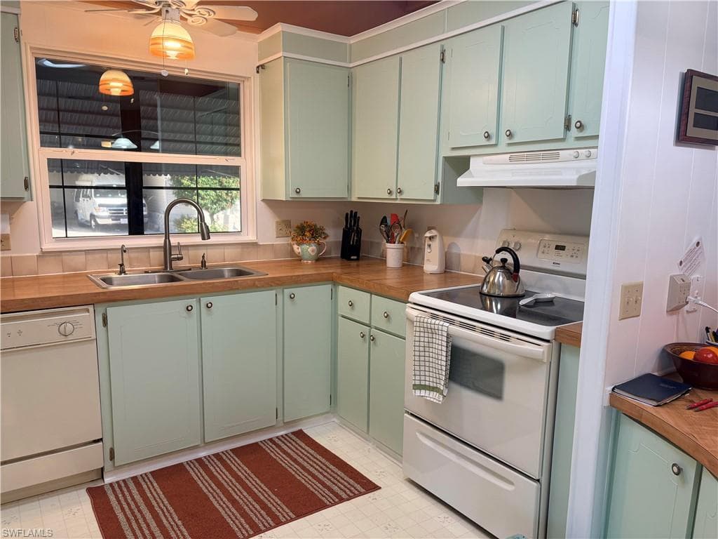 3137 Old Farm House DR, NORTH FORT MYERS FL 33917-4