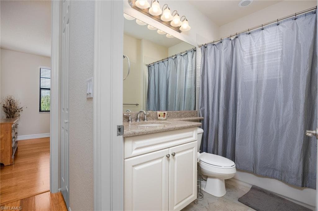 3296 Pacific DR-29