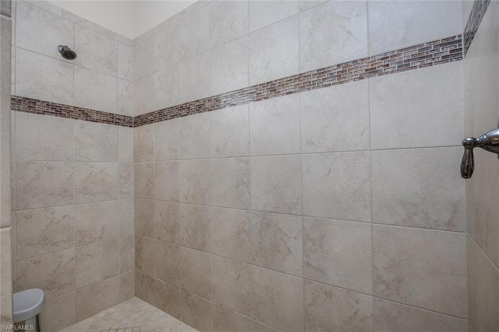 3296 Pacific DR-17