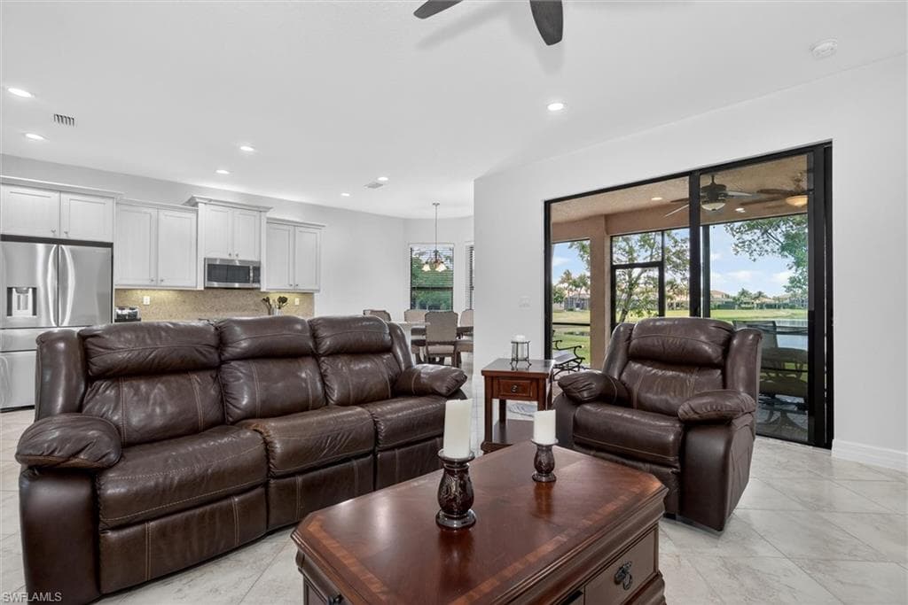 3296 Pacific DR-10