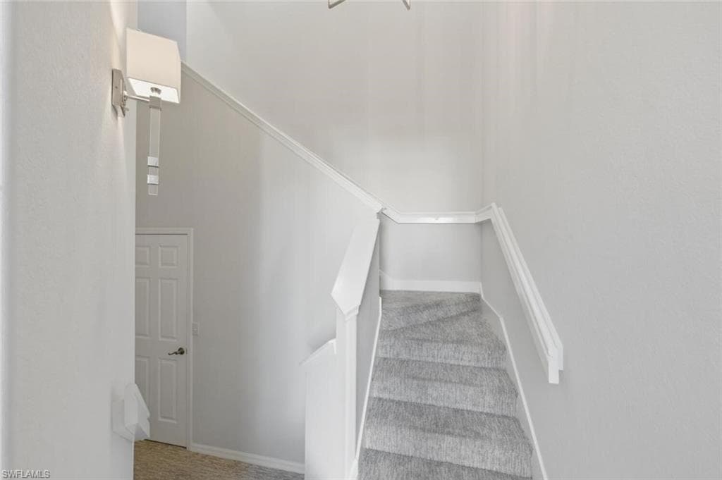 4695 Winged Foot CT # 201, NAPLES FL 34112-2