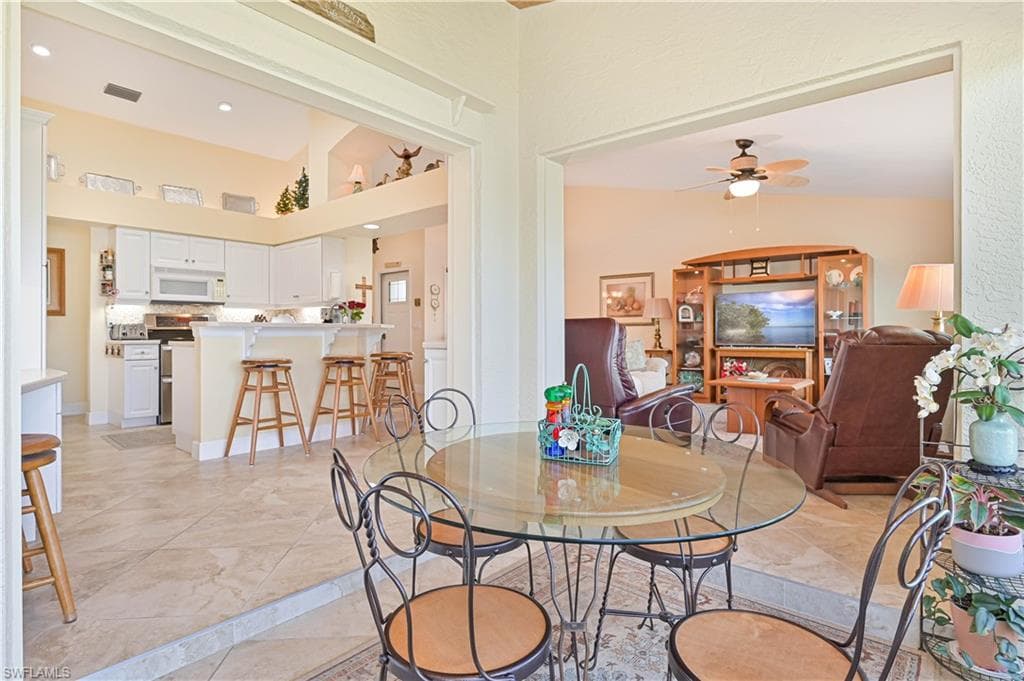 9252 Coral Isle WAY, FORT MYERS FL 33919-17