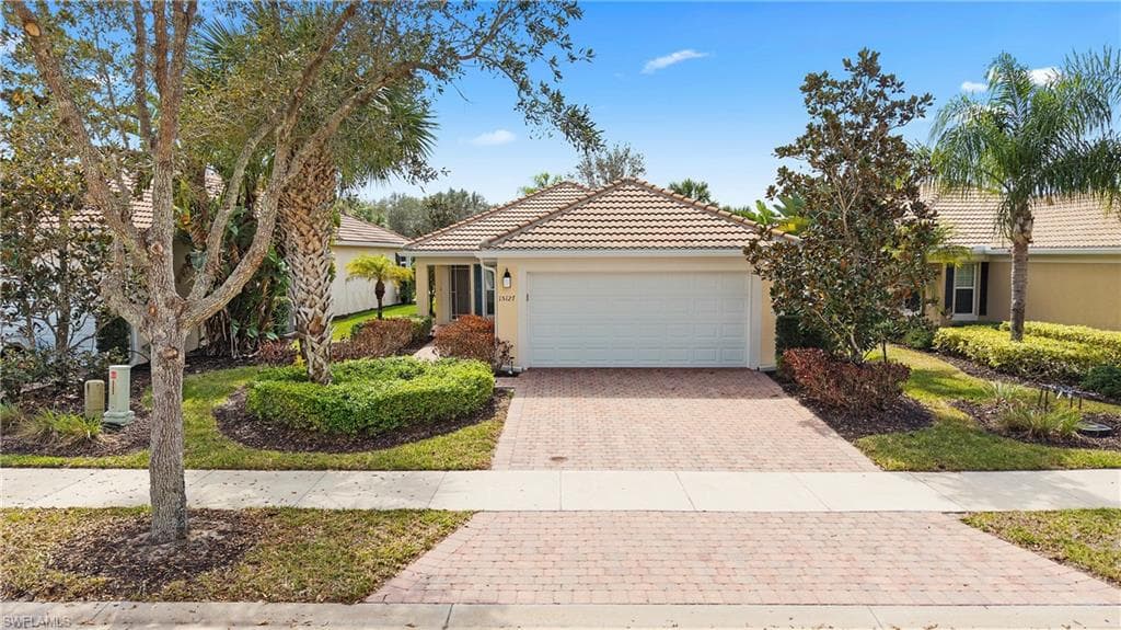 15127 Reef LN, BONITA SPRINGS FL 34135-46