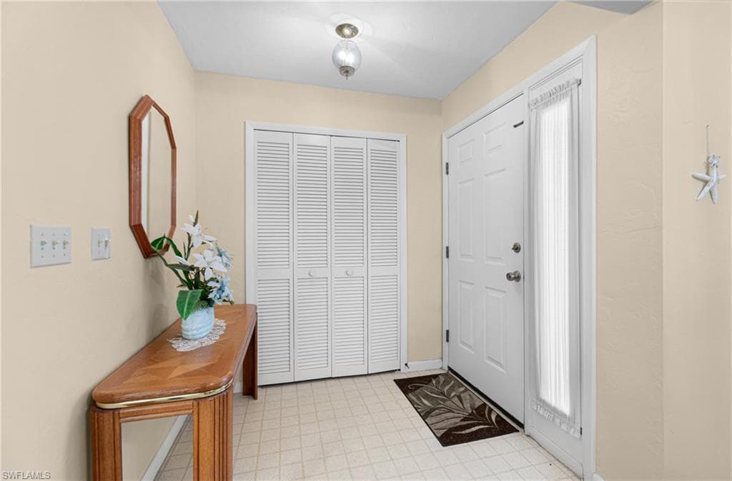9777 Oakcrest CT, LEHIGH ACRES FL 33936-5