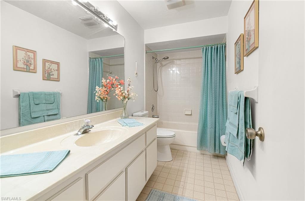 9777 Oakcrest CT, LEHIGH ACRES FL 33936-25