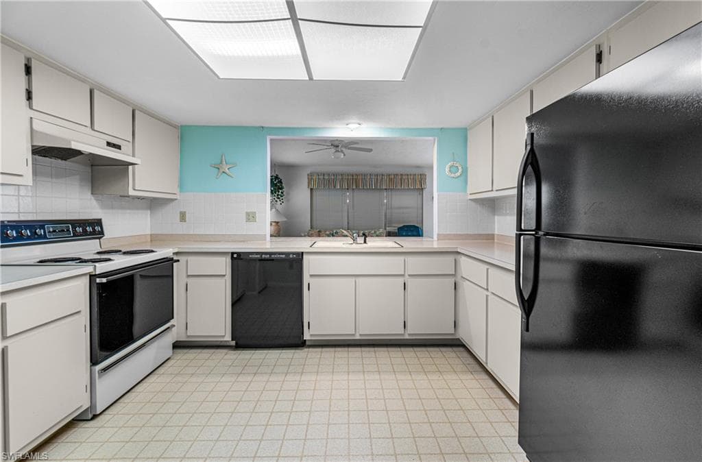 9777 Oakcrest CT, LEHIGH ACRES FL 33936-6