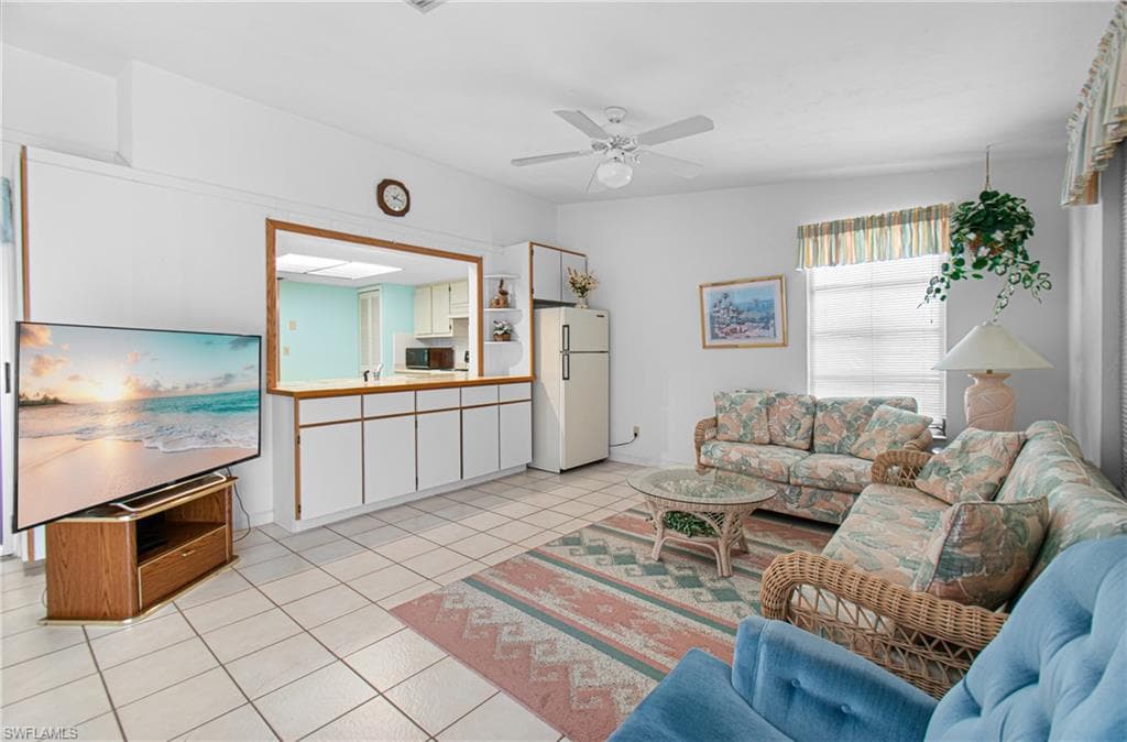 9777 Oakcrest CT, LEHIGH ACRES FL 33936-29