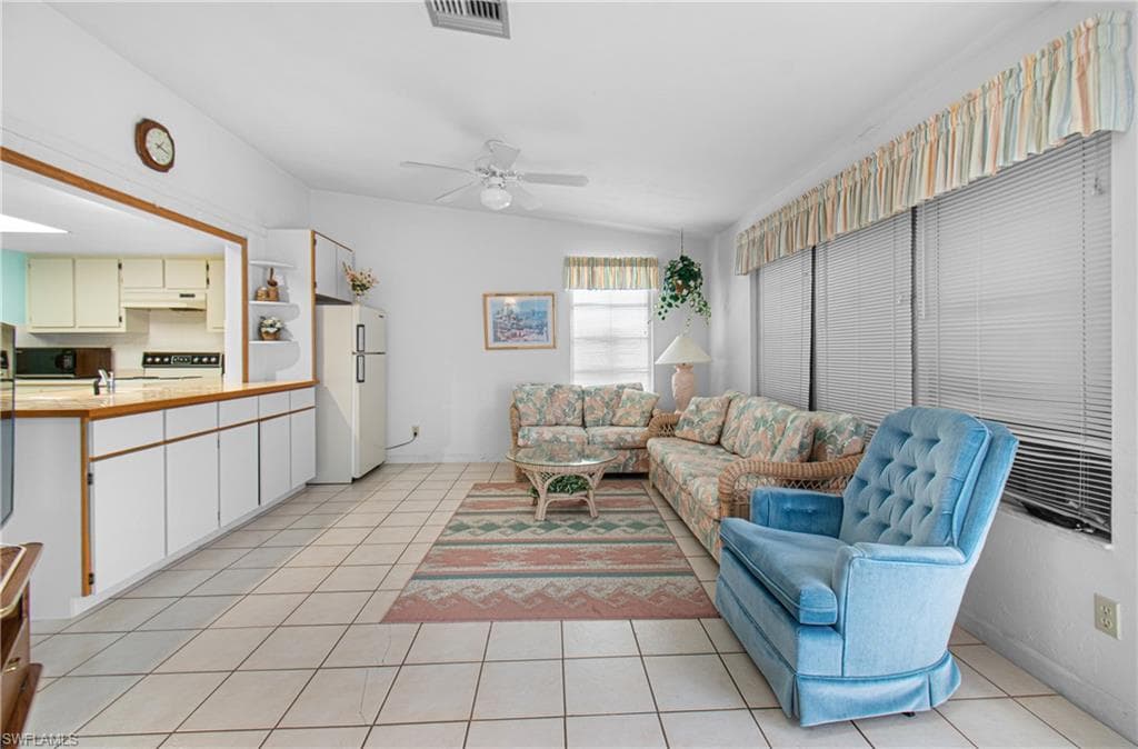 9777 Oakcrest CT, LEHIGH ACRES FL 33936-28