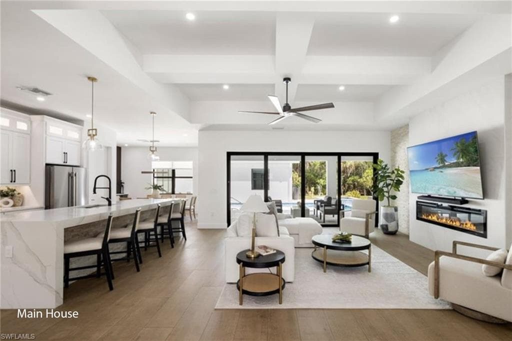 3475 3rd AVE SW-4