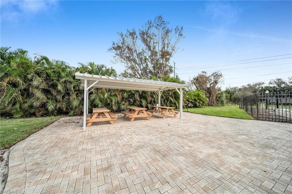 15069 Cloverdale DR, FORT MYERS FL 33919-33