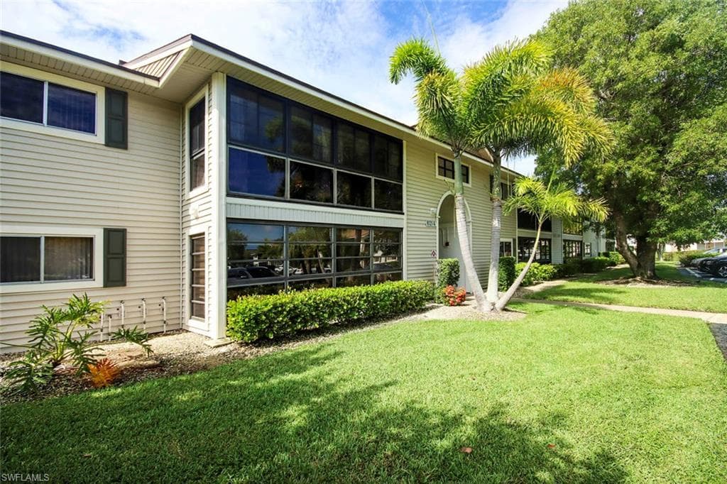 8121 S Woods CIR Unit 5-1