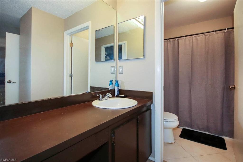 8121 S Woods CIR Unit 5-16