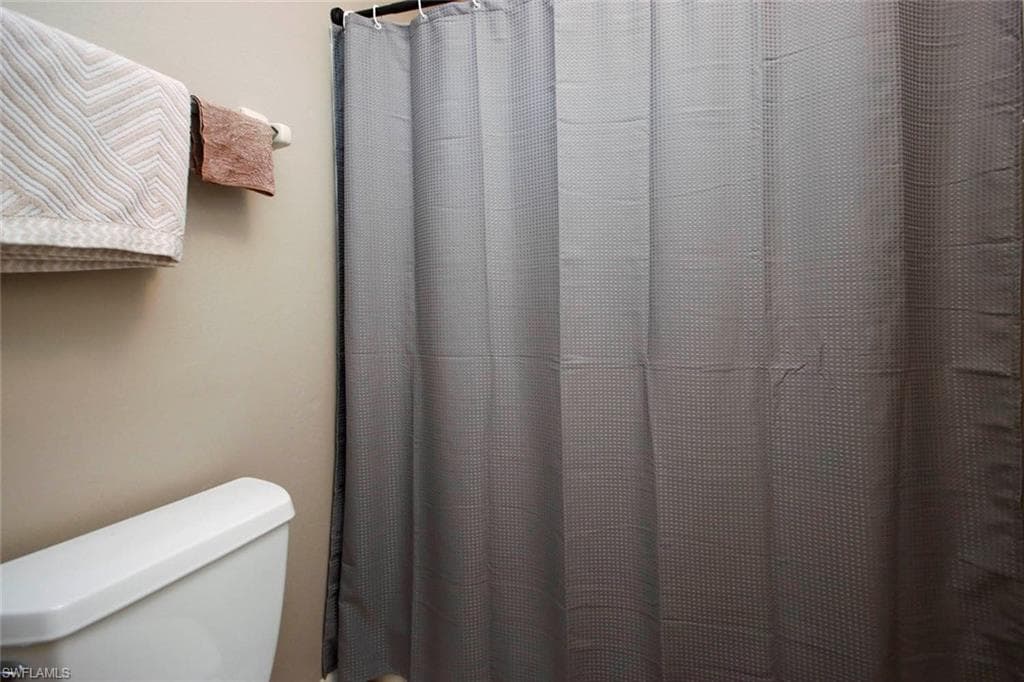 8121 S Woods CIR Unit 5-17