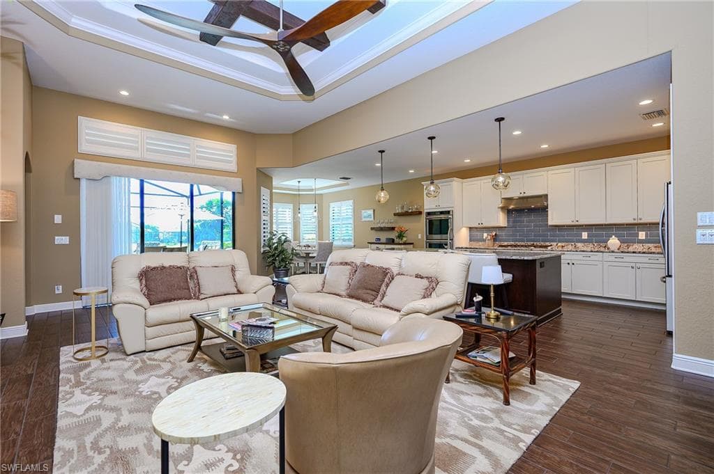 10505 Valencia Lakes DR-5