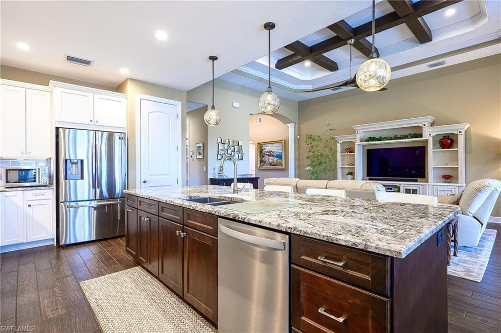 10505 Valencia Lakes DR-16