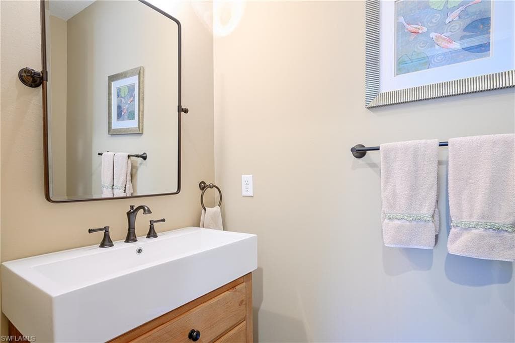 10505 Valencia Lakes DR-29