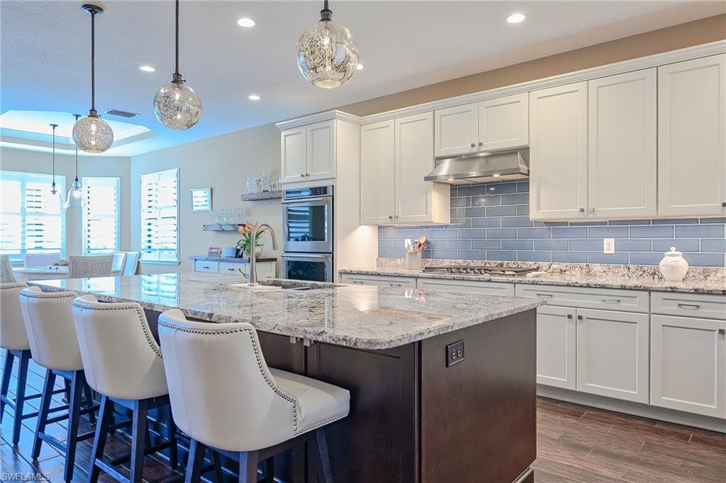 10505 Valencia Lakes DR-13
