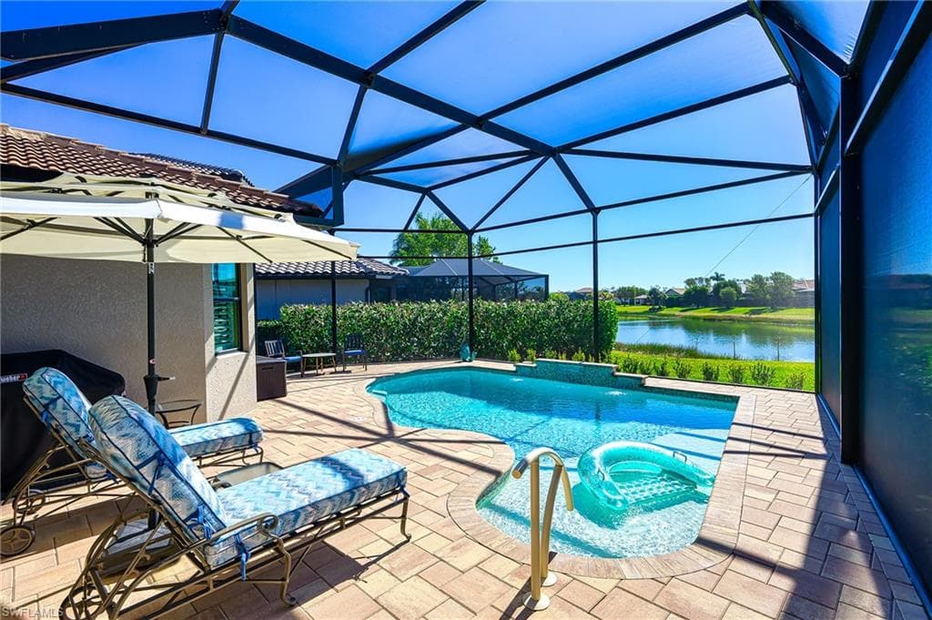 10505 Valencia Lakes DR-40
