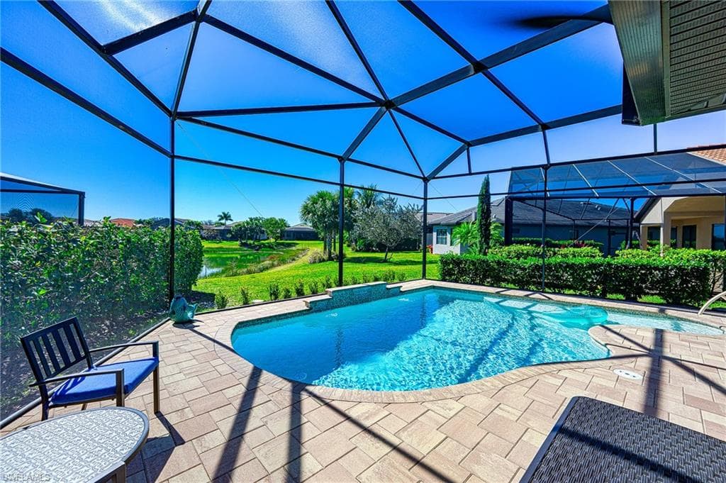 10505 Valencia Lakes DR-36