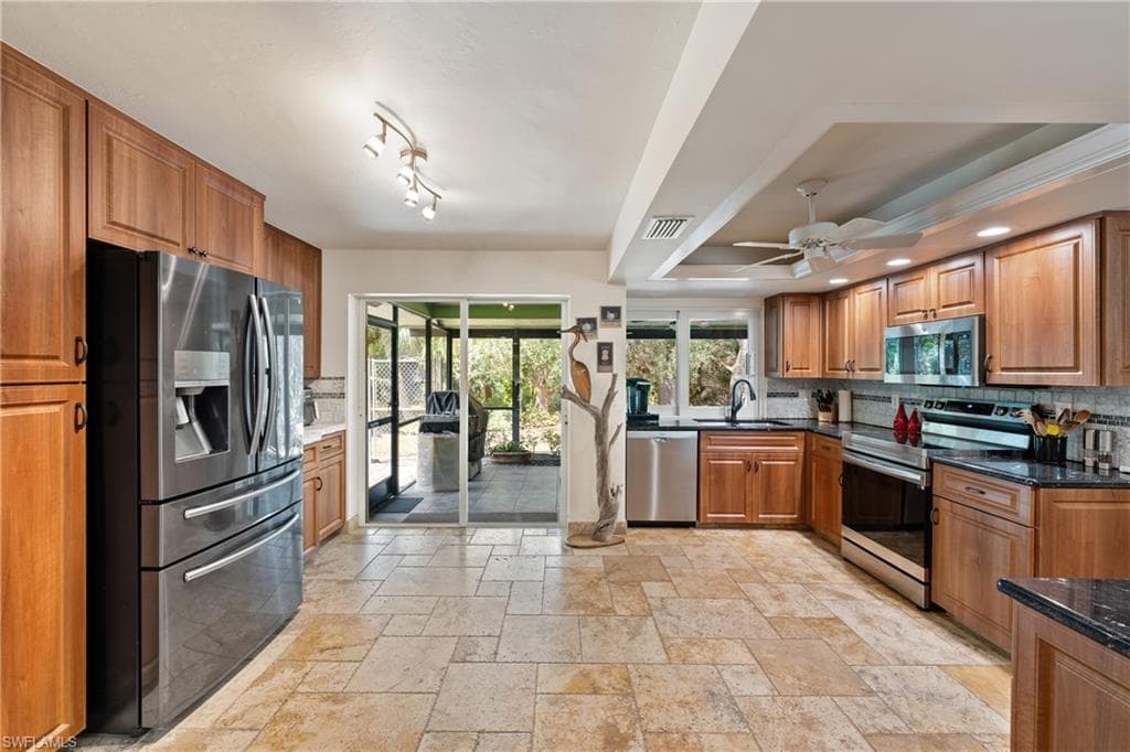 234 Duncan LN-1