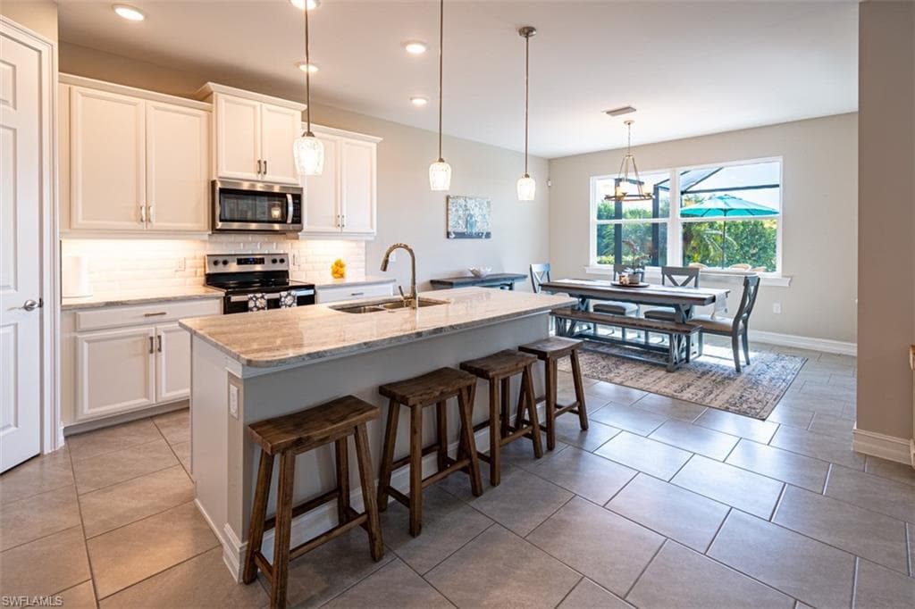 18702 Lake Hammock DR, NAPLES FL 34114-11