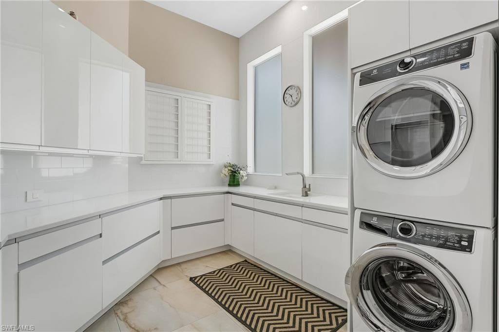 103 Montrose DR, FORT MYERS FL 33919-42