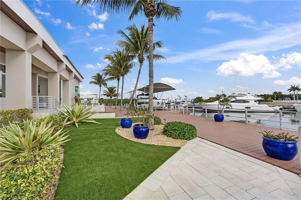 103 Montrose DR, FORT MYERS FL 33919-14