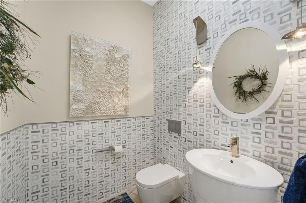 103 Montrose DR, FORT MYERS FL 33919-43