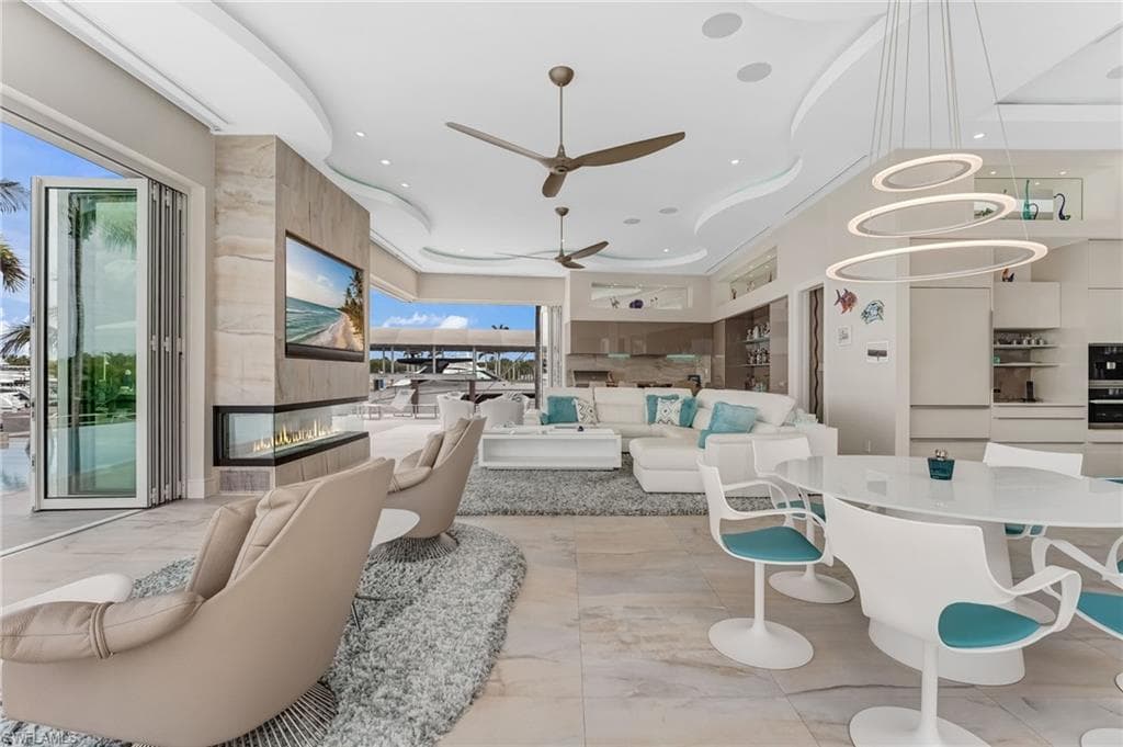 103 Montrose DR, FORT MYERS FL 33919-20