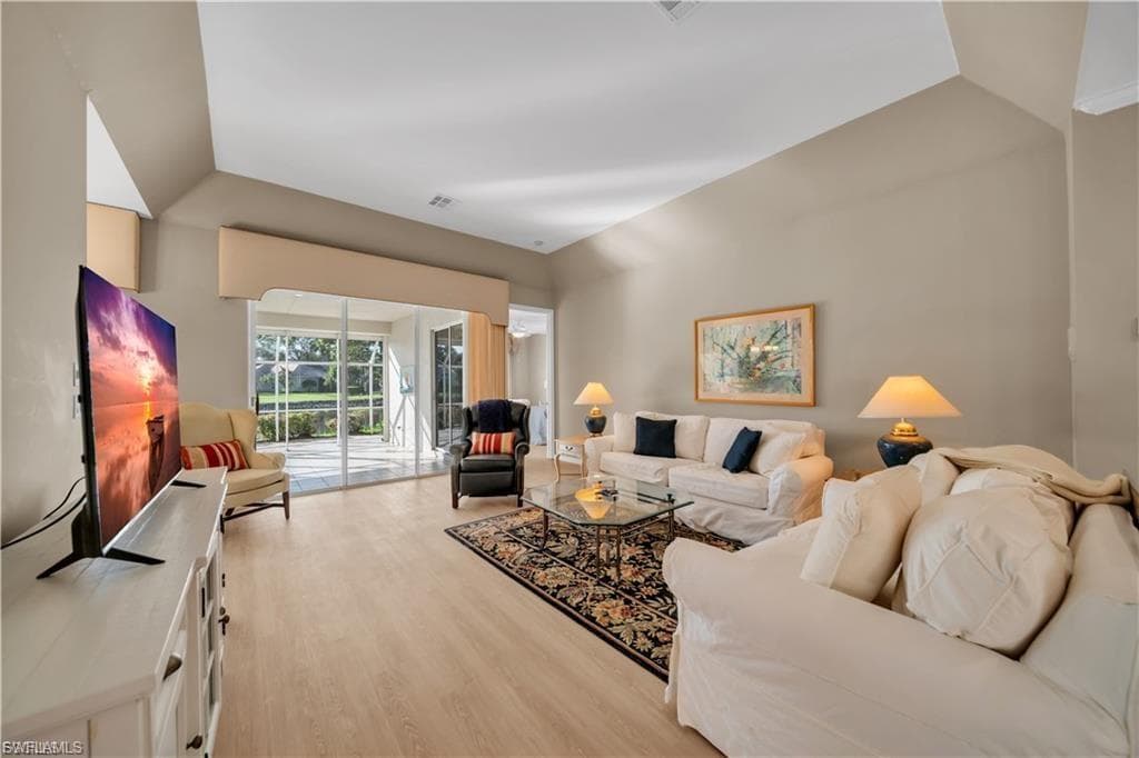 8601 Fairway Bend DR-27