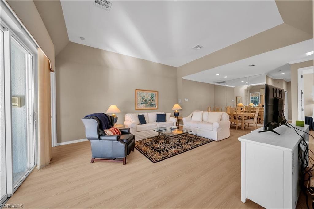 8601 Fairway Bend DR-28