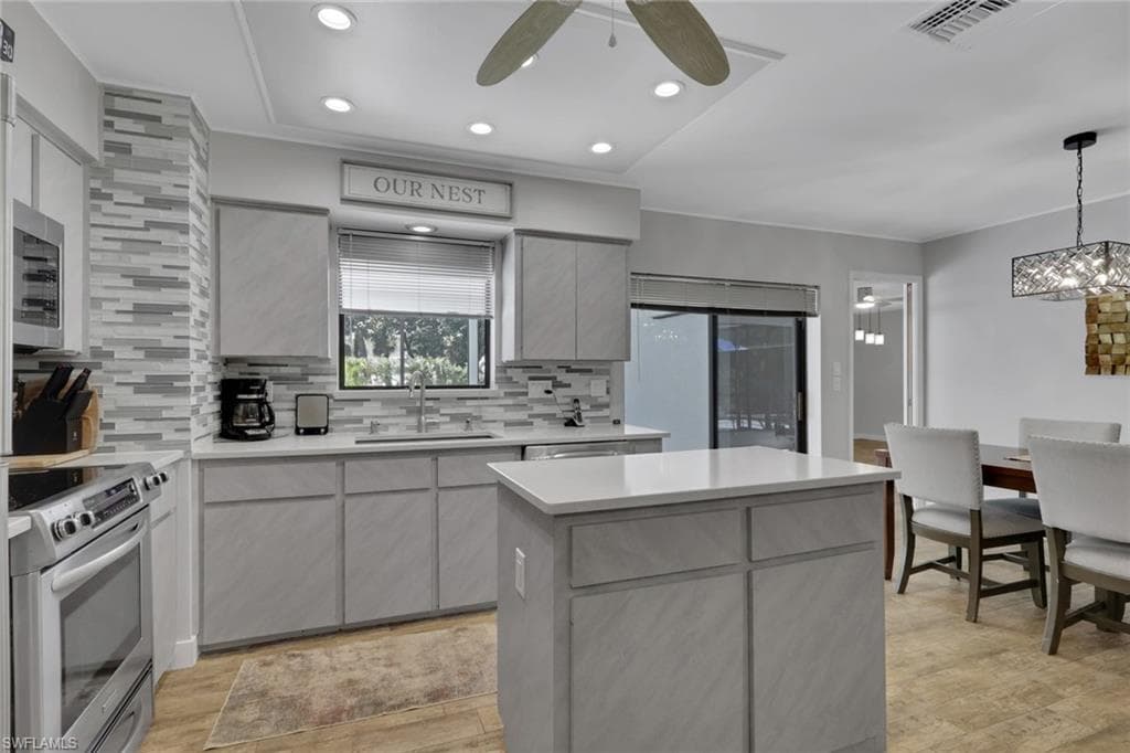 28025 Oak LN-12