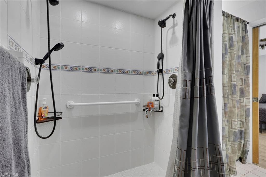 28025 Oak LN-25