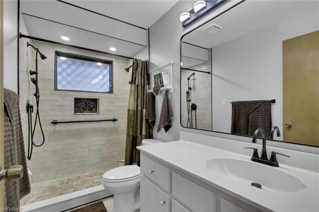 28025 Oak LN-21