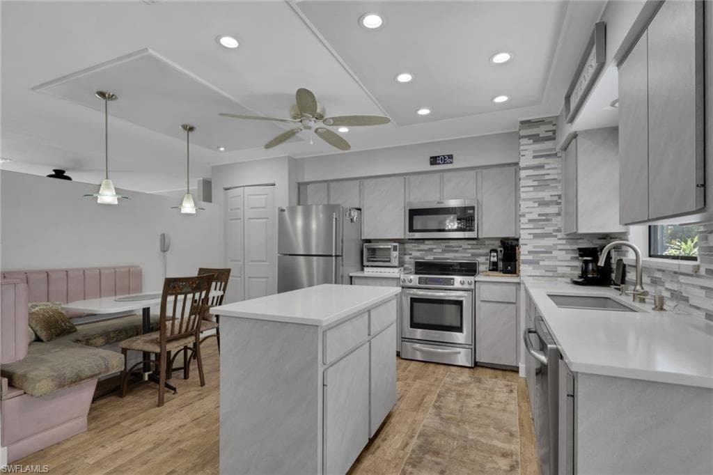 28025 Oak LN-13