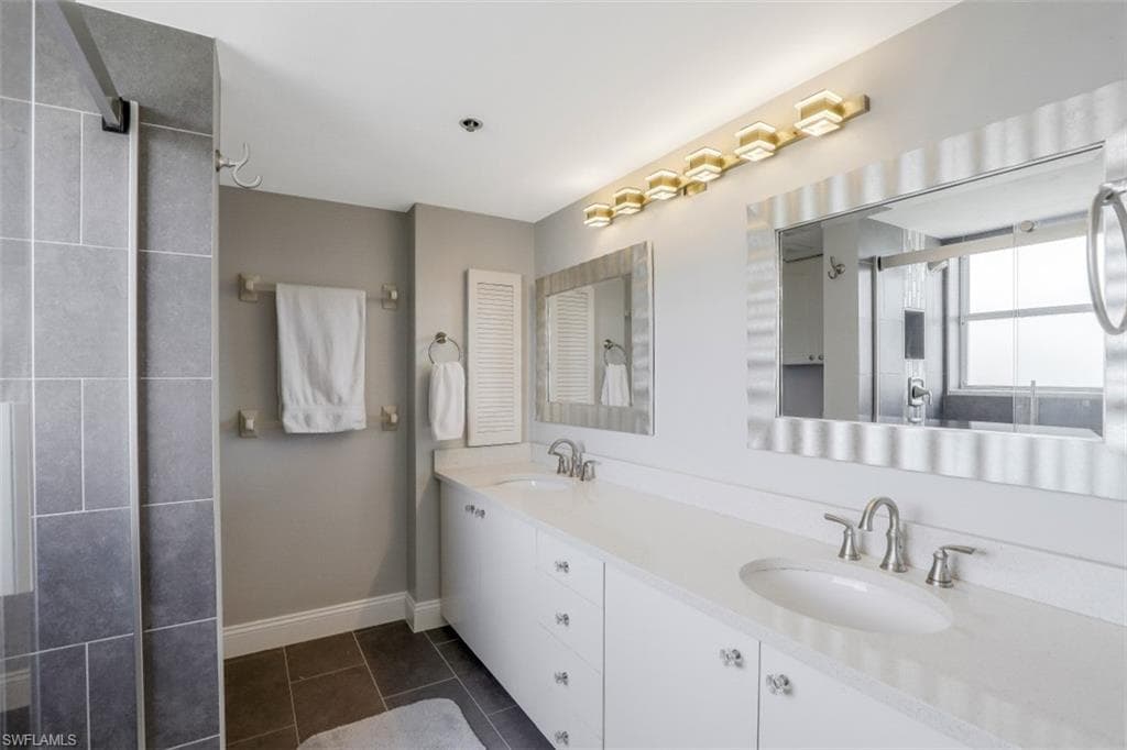 5501 Heron Pt DR 201-15