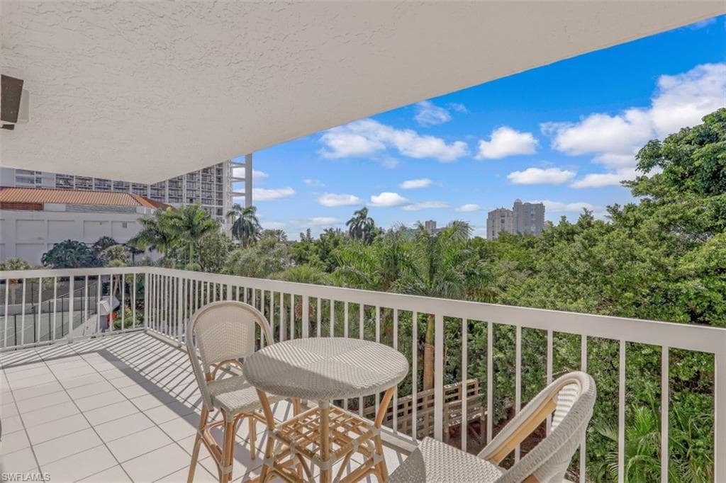 5501 Heron Pt DR 201-2